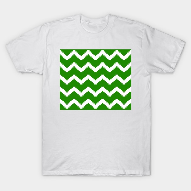 Zigzag geometric pattern - green and white. T-Shirt by kerens